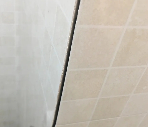 濉溪瓷砖空鼓维修公司分享阳台瓷砖脱落的修复过程可以分为以下几个步骤